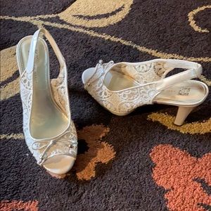 Anne Klein light beige/white heels